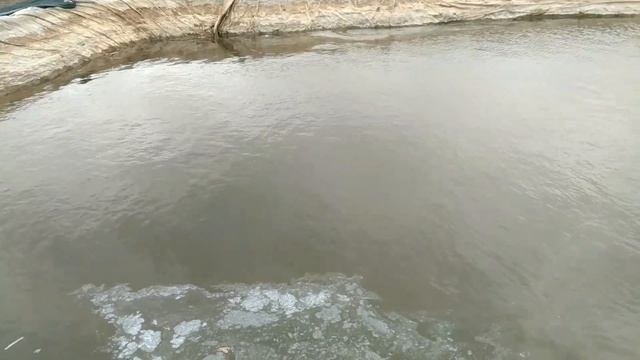 Искусственный водоем, ДЫРЫ В ПЛЁНКЕ! смотреть онлайн