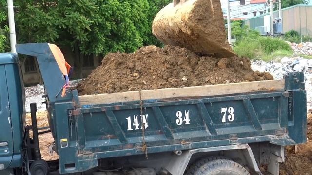 Máy Xúc VOLVO EW55B Đào Múc Đất, Xe Ô Tô Tải Ben TMT Chở Và Đổ Đất | Excavator Truck | TienTube TV