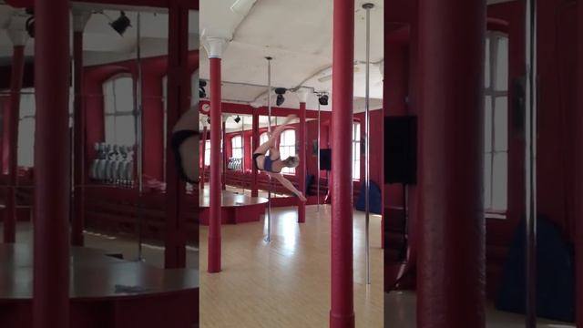 Pole Dance в Exotic Dance - педагог Марина Мотухнова смотреть онлайн