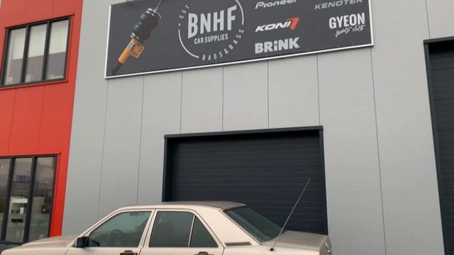 Bagged Benz Bagged by bonhof BNHF edition 1 Mercedes 190 slammed airride смотреть онлайн