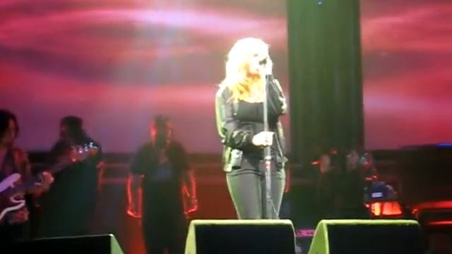 Anouk - I don't wanne hurt - HMH Amsterdam 17-12-2008 смотреть онлайн