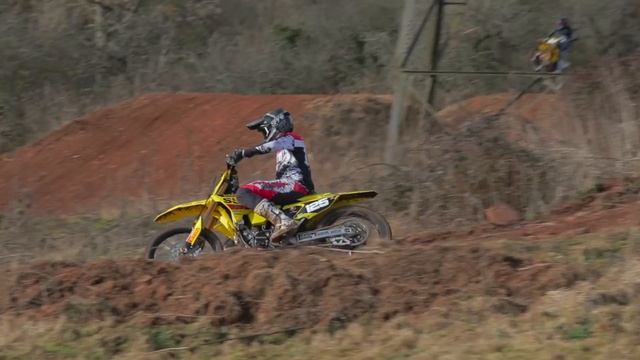 IS THIS THE WORLDS BEST SUZUKI RM125!? | CHECK OUT MY HOME TRACK смотреть онлайн