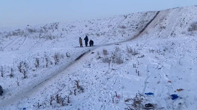 Бутеры? Вкусняк тв вернулся?! Влог прыгаем на снежном трамплине! Сломал руку?! смотреть онлайн