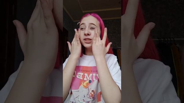 Делаю макияж по эмодзи. #shorts смотреть онлайн
