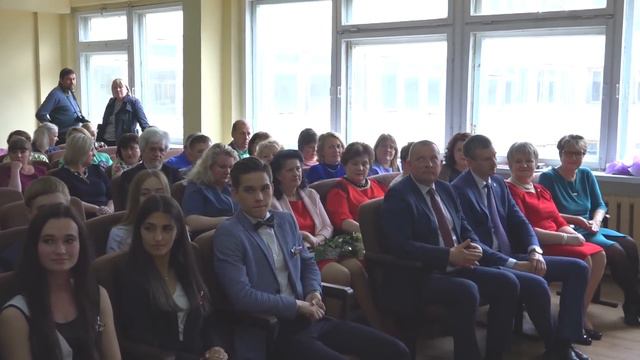 Последний звонок 11 класс 24 мая 2019 Ивангород смотреть онлайн