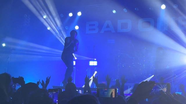 Bad Omens - Just Pretend LIVE (Cologne, 6 Feb 2023) смотреть онлайн