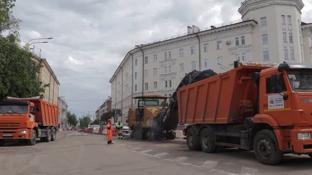 В Смоленске проводится ремонт дорожного покрытия на улицах Пржевальского, Коненкова и Глинки смотреть онлайн