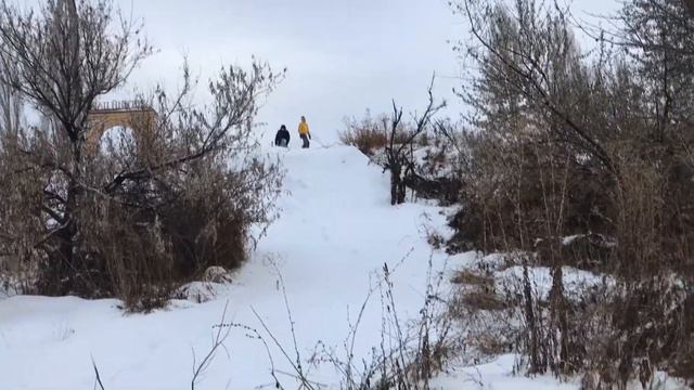 В КРОССОВКАХ НА СНОУБОРДЕ смотреть онлайн
