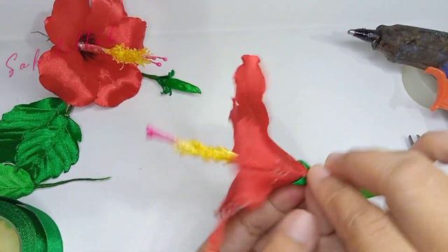 DIY how to make hibiscus flower from satin ribbon easy смотреть онлайн