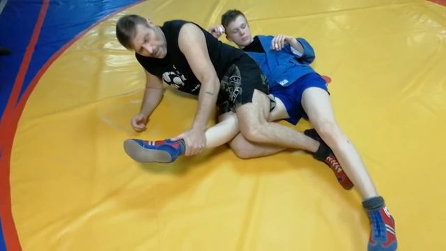 болевой на ногу из положения удержания с боку Носов Александр ЗОМБИР самбо смотреть онлайн