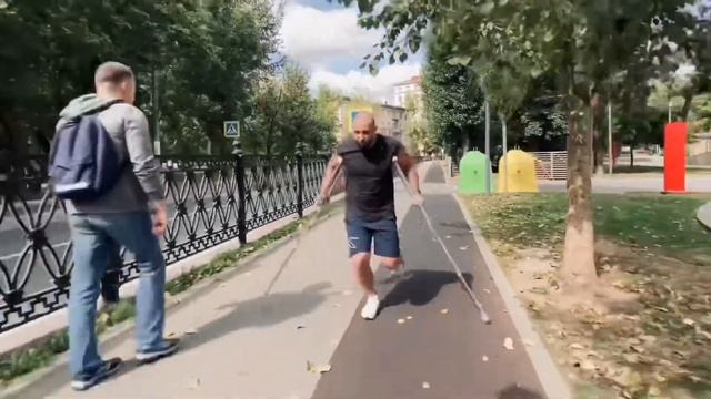 100 метровка НА КОСТЫЛЯХ? смотреть онлайн