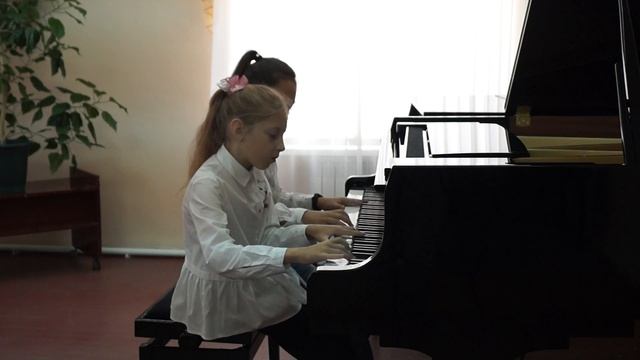 Ансамбль Кувикова М, Лиманцева А. А Аренский "Сказка" смотреть онлайн