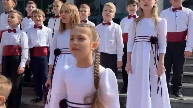 Детский младший академический хор имени Свиридова подготовили музыкальный клип специально ко Дню Рос смотреть онлайн