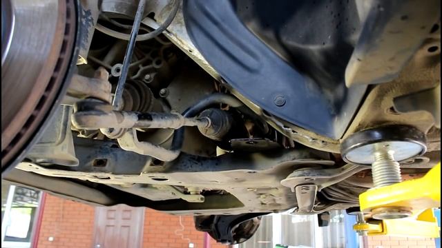 Замена передних нижних рычагов на Ниссан Х трейл 2014 года Nissan X TRAIL