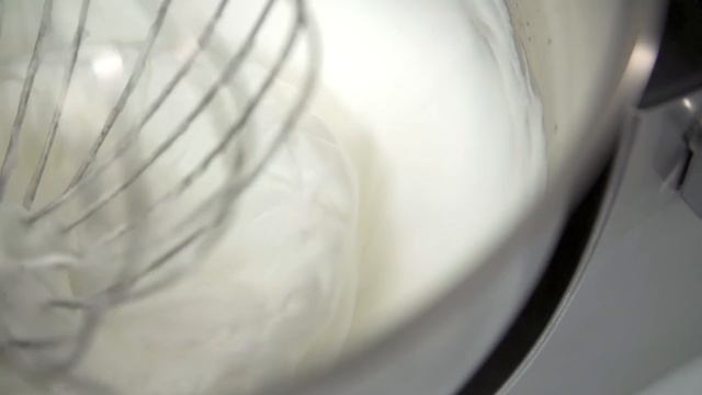 Recette de Mousse aux 3 chocolats avec le Major Titanium de Kenwood смотреть онлайн