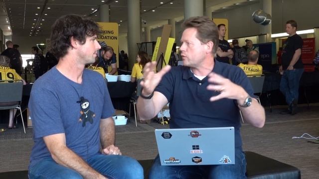 Zero Downtime Deployments with Azure PaaS смотреть онлайн