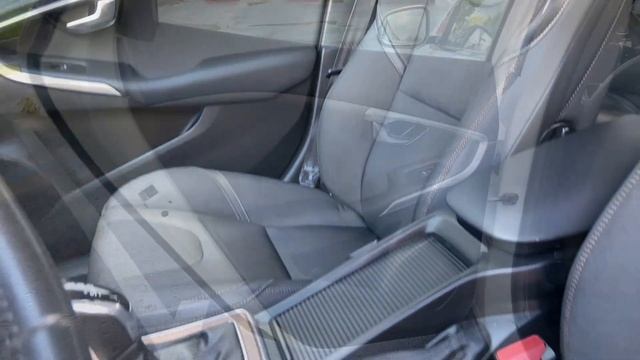 Volvo V40, 138 500 км, 2014 г. 1.6 АКПП 115 (л.с.) обзор от Федора Седова смотреть онлайн