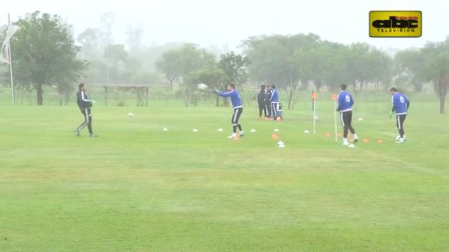 Lucas Barrios: "Estar cien por ciento concentrados" смотреть онлайн