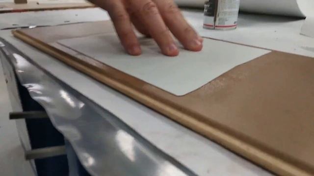 Приклейка ABS пластика к разным материалам контактным клеем Aquence ENV 1626. смотреть онлайн