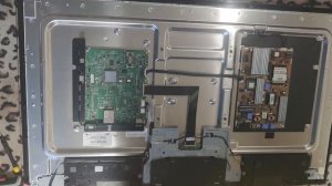 Телевизор samsung ue40d5500rw перезагружается висит на заставке