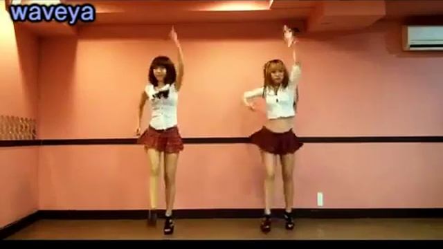 Красивые девушки танцуют под песню-Roly poly. смотреть онлайн