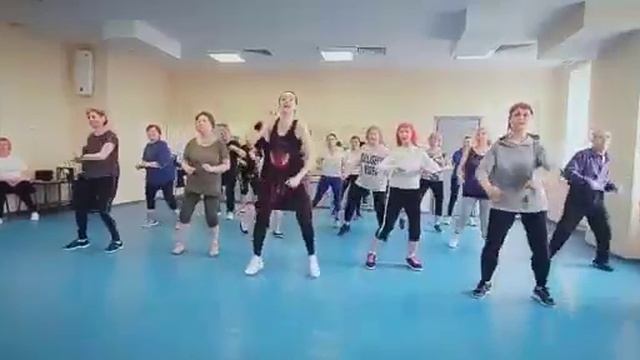 Зумба 60+Разучили новый трэк за од. нозанятие... смотреть онлайн