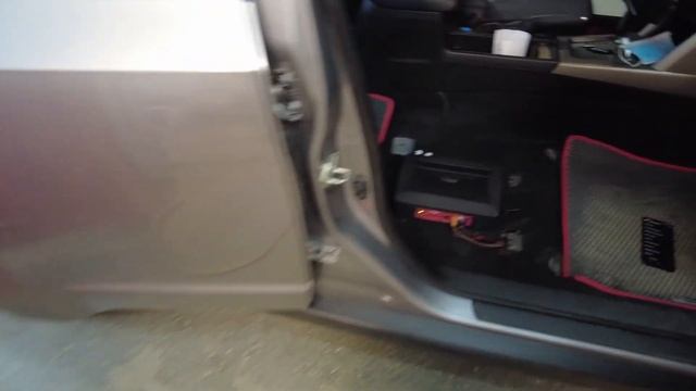 Subaru Forester 2010 - установка подсидушечного сабвуфера Vibe + как играет смотреть онлайн