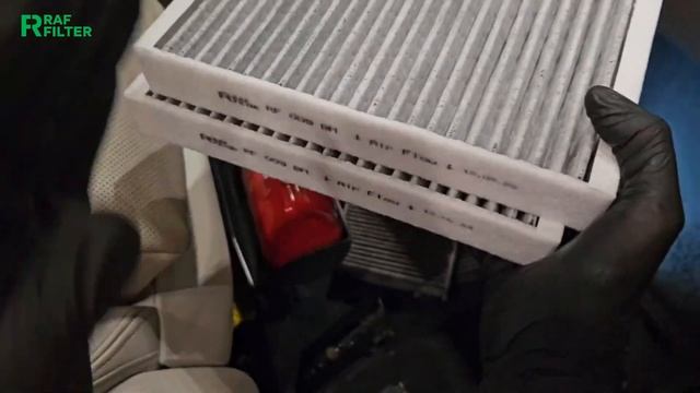 Замена угольного салонного фильтра RAF FILTER RF009BM в автомобиле BMW Х5 G05 смотреть онлайн