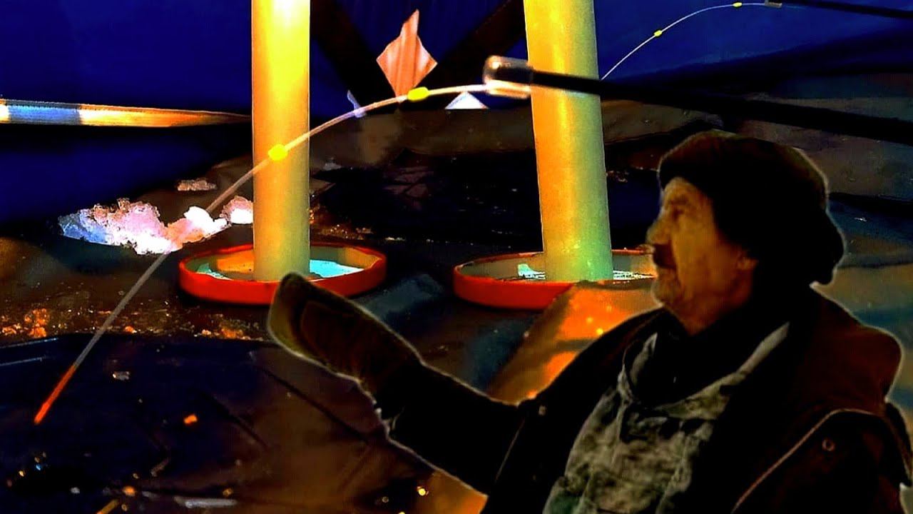 Местный Дед РАССКАЗАЛ ГДЕ ЛЕЩ КОРМИТСЯ!!! РЫБАЛКА НА ЛЕЩА НОЧЬЮ! ЗИМНЯЯ РЫБАЛКА 2022 смотреть онлайн