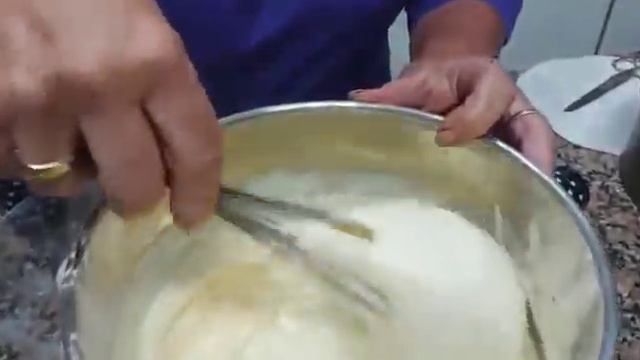 Bizcochuelo Super Esponjoso! Utilizamos Solo Tres (3) Ingredientes. Mirta Carabajal.