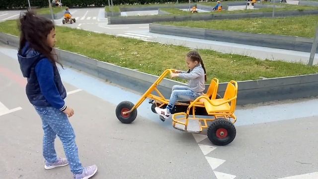 Гуляем в Парке Дания июнь 2019 смотреть онлайн