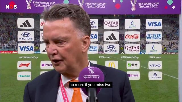 The Netherlands 2 - 2 (3-4) Argentina | Louis Van Gaal post-match interview (English subtitles) смотреть онлайн