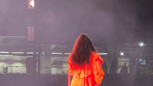 Jazmine Sullivan- “Pick Up Your Feelings” Essence Fest 2022 смотреть онлайн