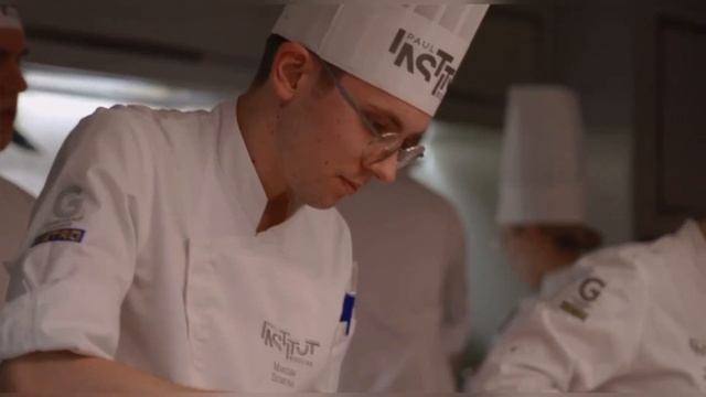 Почему у нас такие высокие колпаки? смотреть онлайн