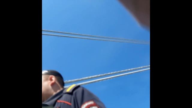 Полиция применила силу к пикетчику в Красноярске смотреть онлайн