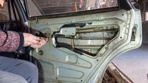 Как снять внутренний дверной замок задней двери Ваз 2114 #RAZNOBOY #ВАЗ2114 #какснять