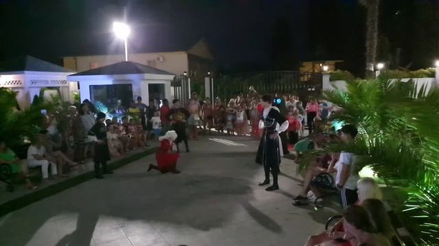 Ансамбль национальных танцев "Бзыбь" (отель PARADISE BEACH) смотреть онлайн