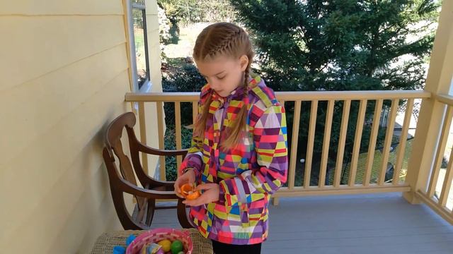 Охота за яйцами на католическую пасху в США. У меня теперь много подарков! смотреть онлайн