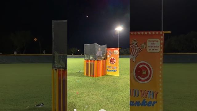 Dunk Tank Splash смотреть онлайн