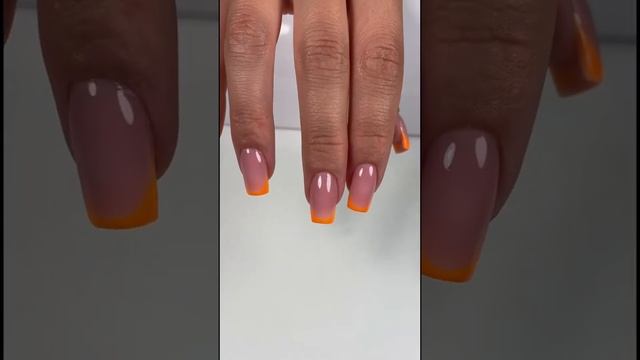 Orange French Manicure, Produkts Yvetten @yvettennails Akrylgel BABY, Gellak MANDARIN, GLOSS Finish