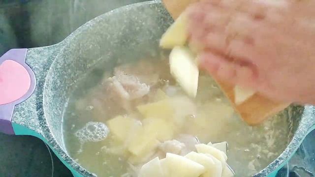 Картофельный супчик с индейкой, рисом смотреть онлайн