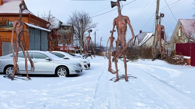 Нелли спасает кота от Сиреноголовых Малыш Сиреноголовый играет на детской площадке смотреть онлайн