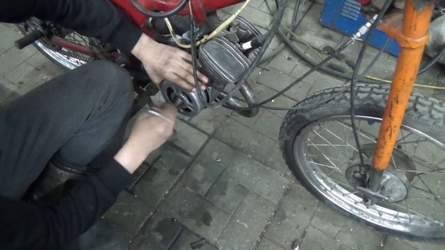 Попытка оживить мопед _Рига_ 22 . смотреть онлайн