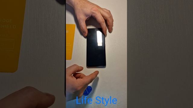 Инструкция по наклеиванию защитного стекла 9D на Samsung Galaxy A53 смотреть онлайн