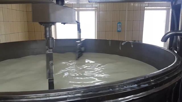 Работа сложной мешалки с 3-мя лирами в Сыроизготовителе 1000 л смотреть онлайн