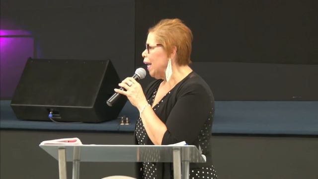 Apóstol Yolanda Quiñones en Centro Global de Avivamiento, Greenville SC. смотреть онлайн