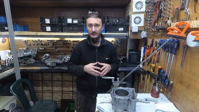 Ускоренный разбор и диагностика мотора BMW F650 смотреть онлайн