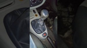 "Особенность" включения пятой передачи на Renault Symbol