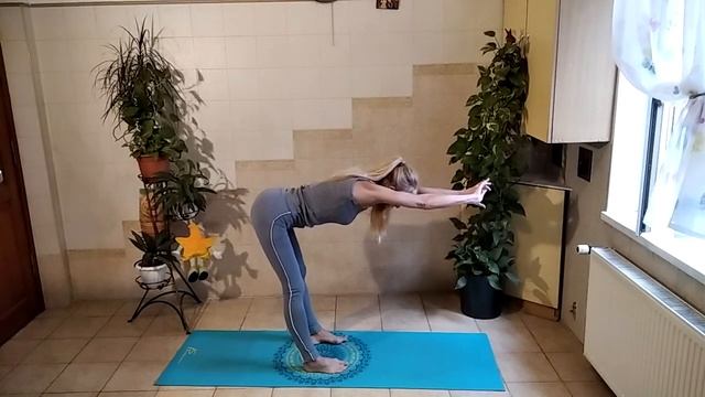 Йога практика онлайн - 19.05 смотреть онлайн