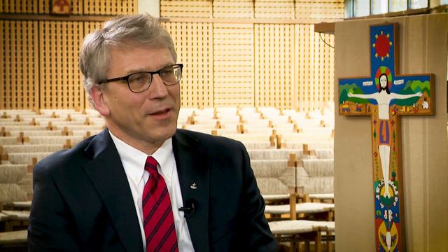 "Common ground" among Christians at center of Swiss papal visit смотреть онлайн